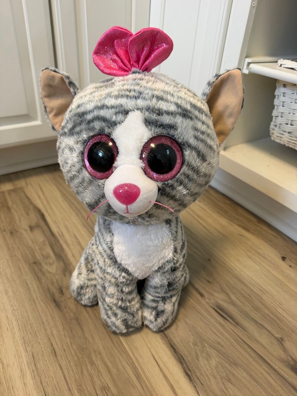 TY Beanie Boos KIKI the Kitty Shell 100% TySilk Gray White Striped Cat 16"
